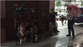 李婉鈺要告壹週刊，媒體北檢守候。（圖／記者潘千詩攝影）