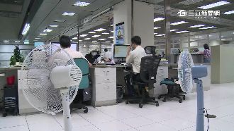 嘉義市府熱爆　市長辦公室卻超涼爽？