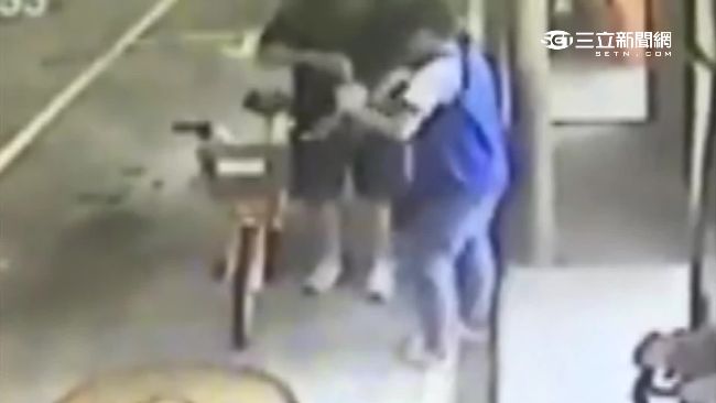 小男友不甘心　狠潑汽油逼姐姐復合