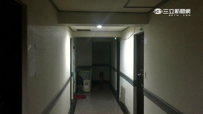 爛尾樓出入複雜　住戶批：像住貧民窟