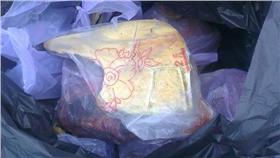 海龜疑遭吃下肚／PTT
http://imgur.com/a/1I1V8