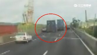 貨櫃車國道上超車　害後方車無辜擦撞