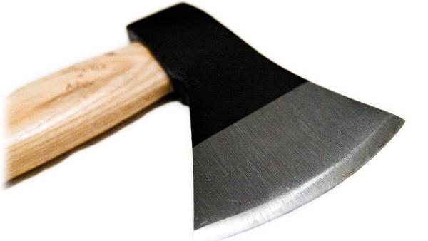 男持斧頭闖購物中心　1女孩遭砍不治