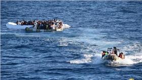 難民,翻覆　圖／翻攝自ansa.it網站