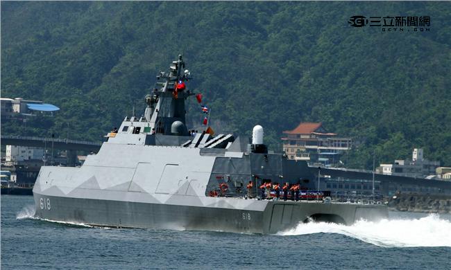 總統蔡英文（4）日前往蘇澳海軍基地視導沱江艦，並搭艦出海。（記者邱榮吉/蘇澳拍攝）