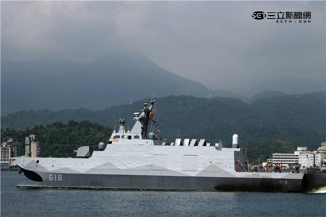 總統蔡英文（4）日前往蘇澳海軍基地視導沱江艦，並搭艦出海。（記者邱榮吉/蘇澳拍攝）