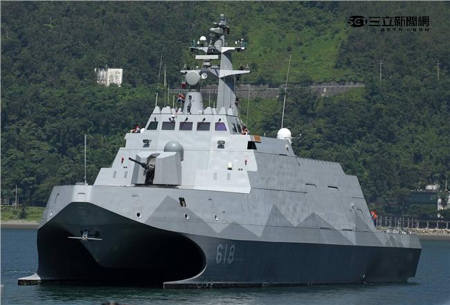 總統蔡英文（4）日前往蘇澳海軍基地視導沱江艦，並搭艦出海。（記者邱榮吉/蘇澳拍攝）