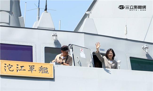 總統蔡英文（4）日前往蘇澳海軍基地視導沱江艦，並搭艦出海。（記者邱榮吉/蘇澳拍攝）