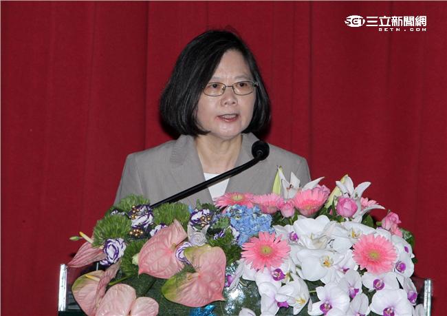 蔡英文視導金六結營區，與大家共進午餐。（記者邱榮吉/蘇澳拍攝）