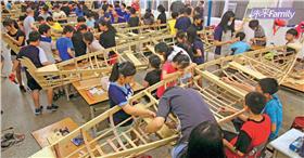 親手打造獨木舟　透過「動手」激發主動學習