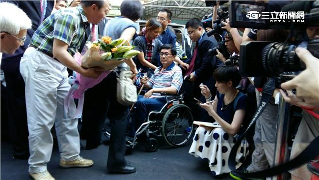 支持者北上探扁　共同願望就一個