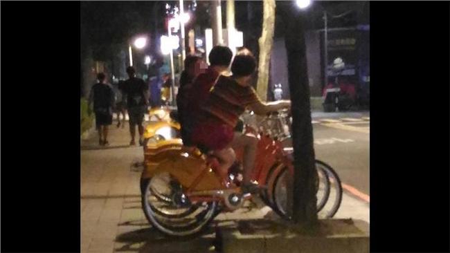 阿嬤幫入侵城市單車　霸佔整晚踩免錢