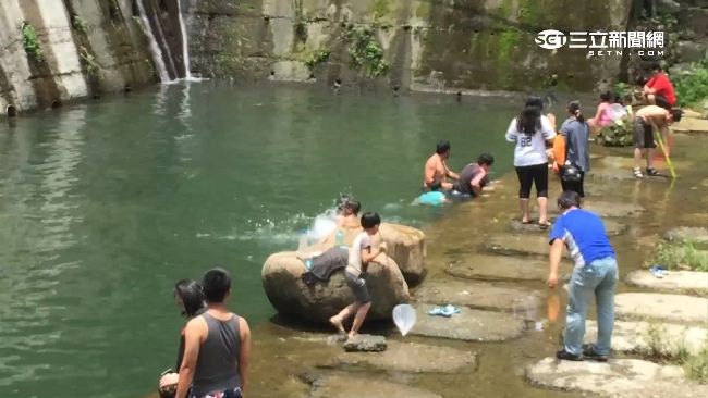 暑假山區戲水　牢記「叫叫伸拋划」