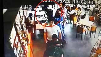 好心？婦提醒皮夾被偷　原來她就是賊