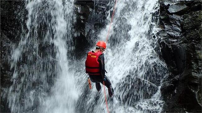 6人溯溪遭沖走　粉鳥客自豪專業安全
