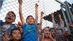 性侵,男童,難民營/每日電訊報