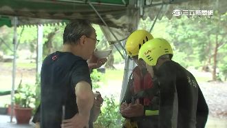 夫妻受困營地　爬2小時山路救回一命