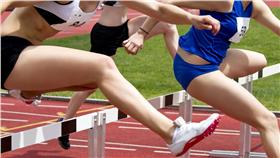 田徑跨欄（Hurdle）比賽示意圖,跨越,障礙賽,（圖／shutterstock／達志影像）