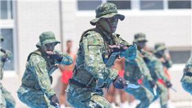 國軍,軍眷,軍人,軍隊,當兵,軍官,國防-翻攝自國防部發言人臉書