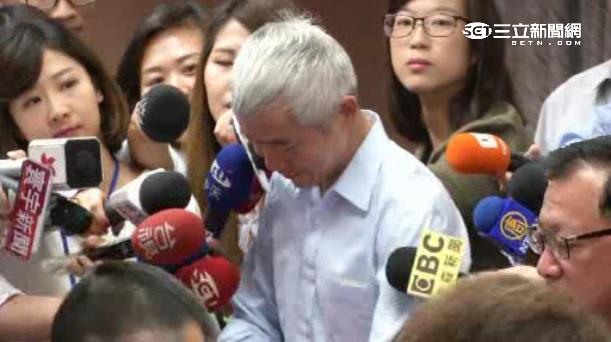 媒體批交長失職　賀陳旦動怒險爆口角