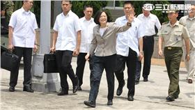 ▲蔡英文總統視察憲兵239營（圖／記者邱榮吉攝）