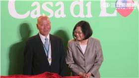 蔡英文與許信良。記者盧素梅攝