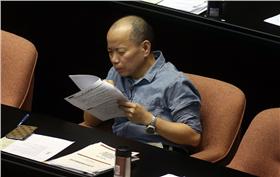 張景森,短袖,T恤,襯衫（圖／中央社）