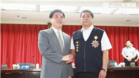 模範警察吳崇雄涉吸金案遭停職。（翻攝畫面）