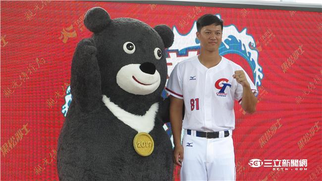 蘇智傑接過鋒哥球棒　盼站穩職棒一軍