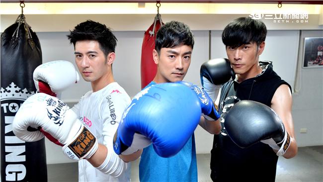 黃騰浩一拳揮出　壓倒簡宏霖好害羞