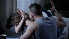 家暴,暴力,抓頭髮,動粗,毆打（示意圖／shutterstock／達志影像）