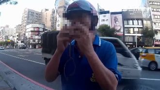 陶笛大師遭通緝　被警攔查喊哇係國寶