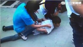 吳嫌衝撞偵防車逃逸仍遭逮（翻攝畫面）