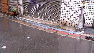 鈕扣街頻違停　爆議員關說塗銷紅線