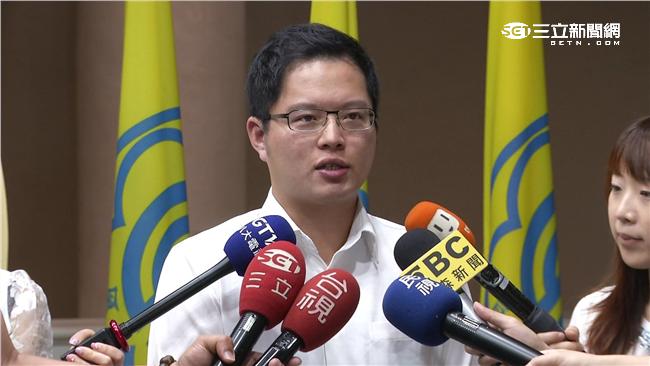 唯一與柯同台！這名綠議員無奈成眾矢
