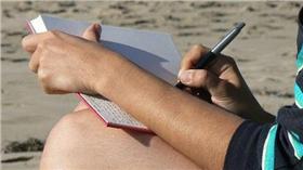 寫日記／flickr

https://www.flickr.com/photos/kiwanja/276429939/in/photolist-qqLZr-oxuvXf-6dCjZg-2DL7e7-oHjddW-2meGhL-d7diQf-iW7afq-6Rpfaa-cEJq5C-sjkA1x-ruKxjm-jGwS4-5He8mX-2V2uSq-8ykv7K-b4KD9R-8S6Hyc-75A3Hr-75CJyS-75Amai-75AaE6-aY6ip8-9g72Fq-8uiXKc-7cSWdT-8WKtXm-8mxGWu-7LYARn-8fQsXR-6kinnS-5F3BHe-5MDNEB-62vg3D-689RP6-9gLEn9-5zPwh4-6L1QmF-7cWPV1-dXemYF-6TvTzd-6Z9Mfg-73xhBH-71iSg3-8w3ARY-iNw9jP-uBoA5-95xYCe-8ykw68-9fwine