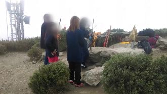 作法吸靈氣？「火雲邪神」合歡山舞劍