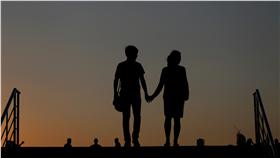 戀人、情侶、愛人、戀愛、情人、牽手（圖／路透社／達志影像）