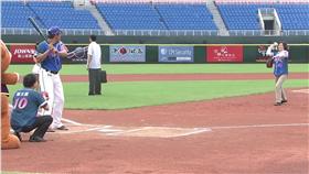 蔡英文桃園開球 陳金鋒（電視台快截）