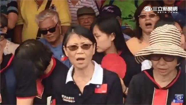 老憲兵踢正步　周美青領唱中華民國頌