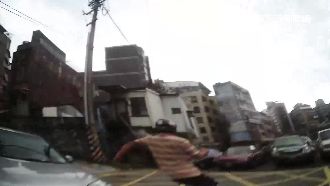 以為自己殺人　通緝犯心虛跑給警察追