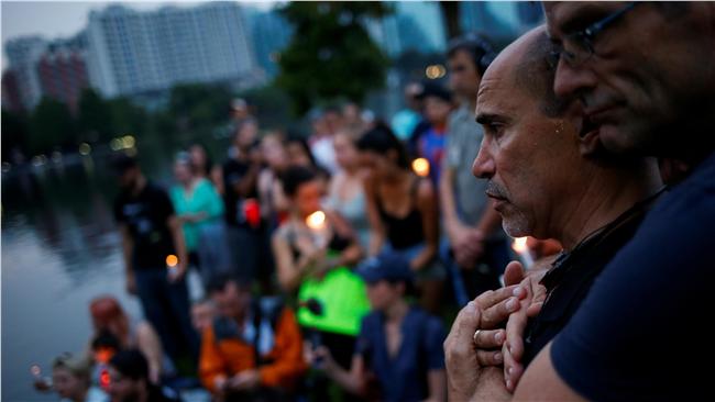 圖／佛州槍擊案震驚全美　民聚集守夜