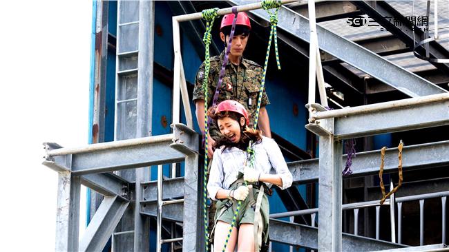 林逸欣垂降髮纏扣環「頭皮都被扯住」