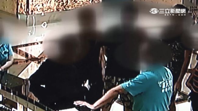 強索保護費不成　惡男率眾亮槍找碴