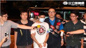 殺四獸山老翁周嫌移送畫面(圖/記者楊忠翰攝)