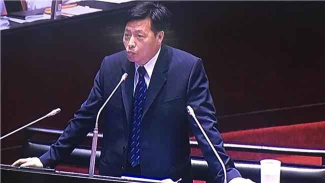 增台鐵收益　鄭寶清：設置免稅店車廂