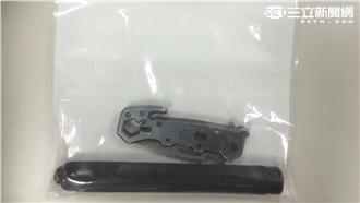 持刀又耍棍　屁孩闖消防隊遭勇消制伏