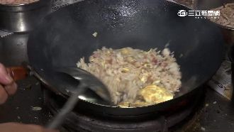 日炒上百盤！月薪六萬徵不到炒飯師傅