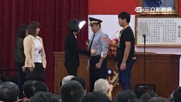 嘉勉負傷警　蔡英文期許「將心比心」