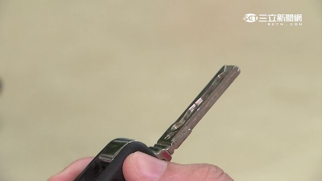 從7樓丟鑰匙給老伴　竟直插進孫頭骨